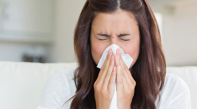 ngứa mũi là điềm báo gì